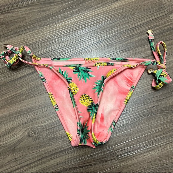 WILDFOX Pineapple Reversible bikini bottom sz xs - Picture 1 of 7